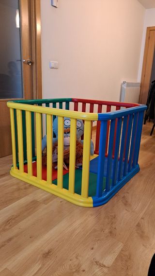 Mecedora,parque infantil y cuna