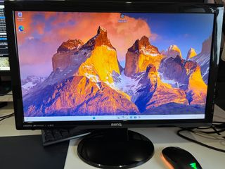 Mini PC, teclado y ratón. Equipo completo