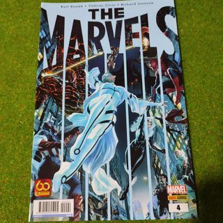 LOTE 5 COMICS MINISERIE THE MARVELS INCOMPLETA