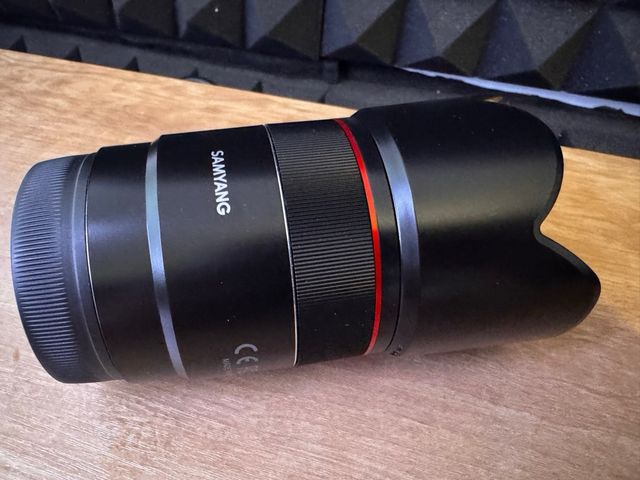 Objetivo Samyang AF 75 mm F1.8