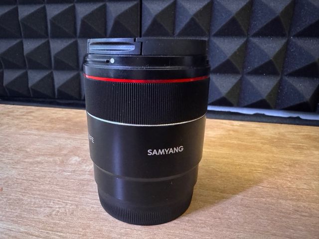 Objetivo Samyang AF 75 mm F1.8