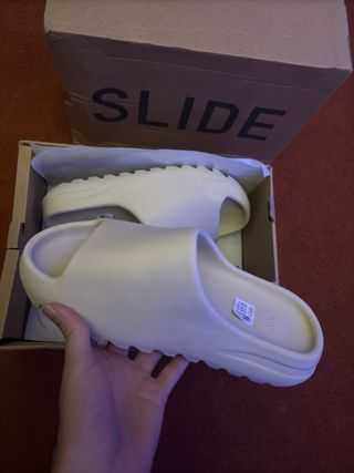 Yeezy Slide beige