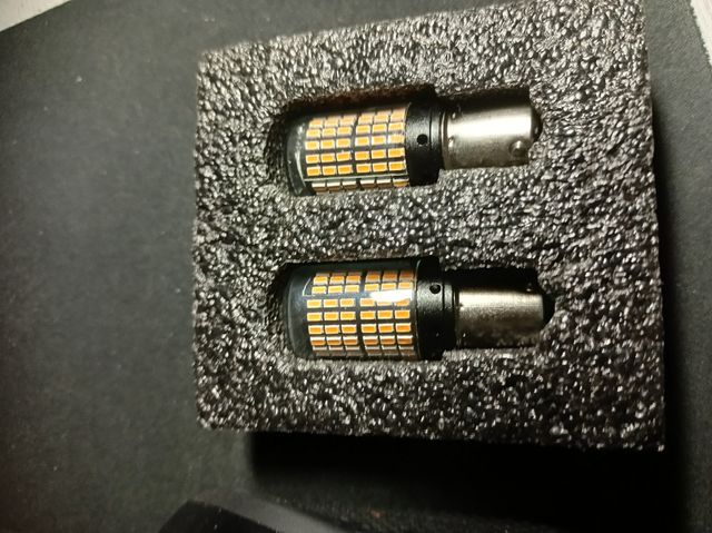 Pareja de bombillas P21W BA15S