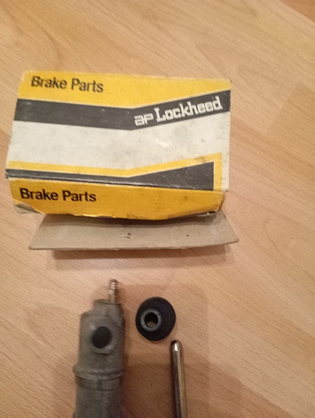 ULTIMO!!!Bombín de embrague nuevo Alfa Romeo clási