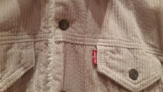 Cazadora levis