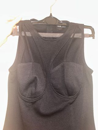 Vestito nero con coppe preformate e lacci sexy