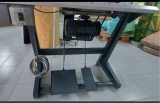 Maquina remalladora Overlock SIRUBA 4 hilos