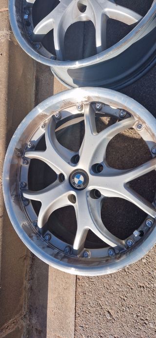 Llantas 18" provienen de un bmw e46