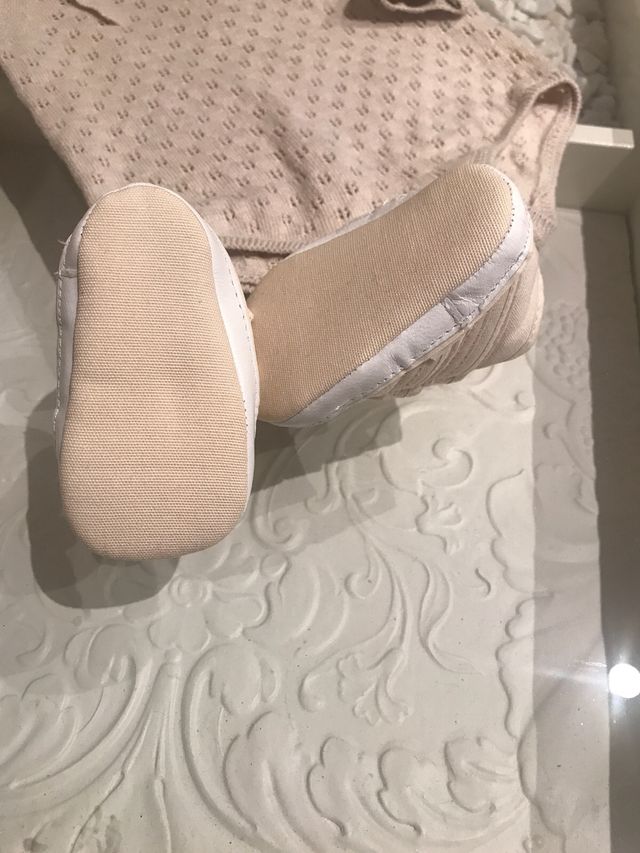 Zapatillas altas bebe talla 17 Nuevo sin usar