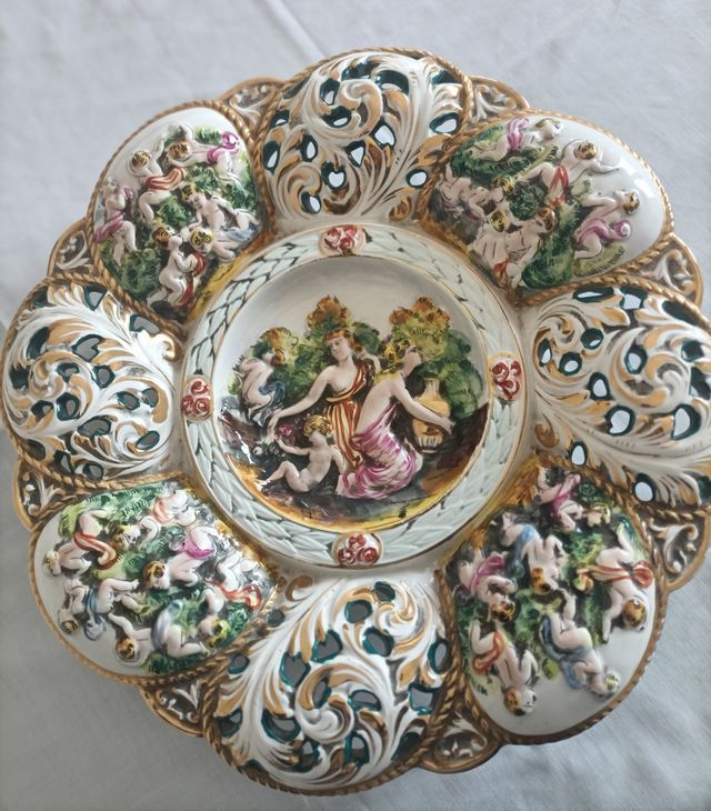 Piatto di Capodimonte originale