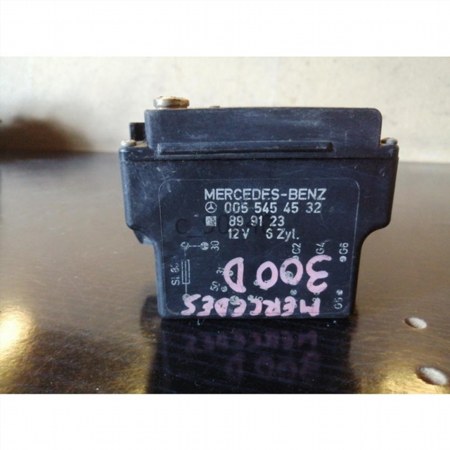 Caja precalentamiento Mercedes Benz 300 (W c_90240