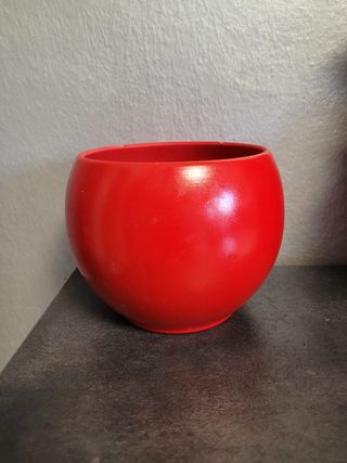 Vaso di ceramica rosso