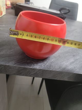 Vaso di ceramica rosso