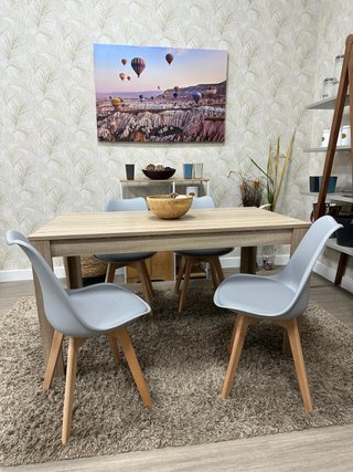 NUEVA MESA CON SILLAS ACOLCHADAS