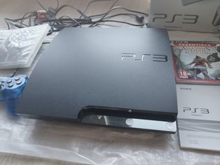PS3 Slim 250Gb  2 Mandos 2 Juegos