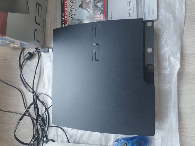 PS3 Slim 250Gb  2 Mandos 2 Juegos