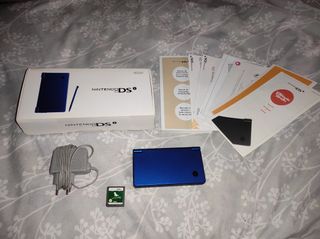 Consola Nintendo DSi con juego 