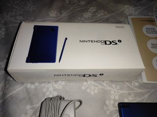 Consola Nintendo DSi con juego 