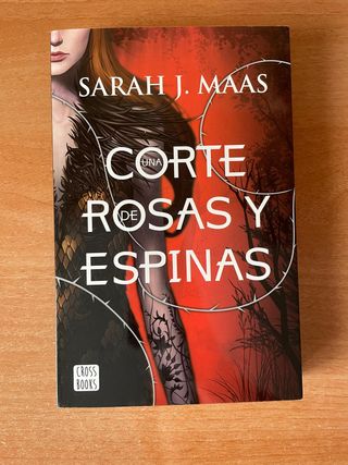 Una corte de rosas y espinas libro tapa blanda