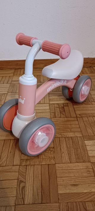 Correpasillos, bicicleta sin pedales 