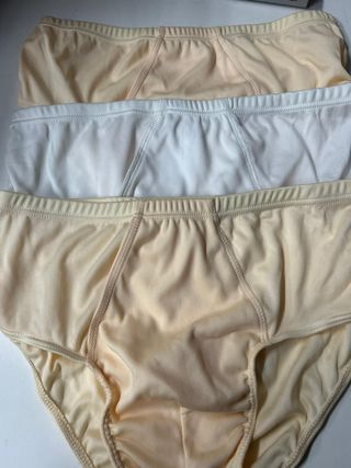 3 Slips Ferrys Vintage