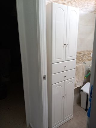 Mueble de baño blanco nuevo