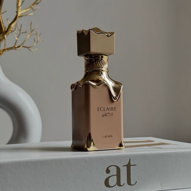 Profumo Lattafa eclaire Bianco latte. 
