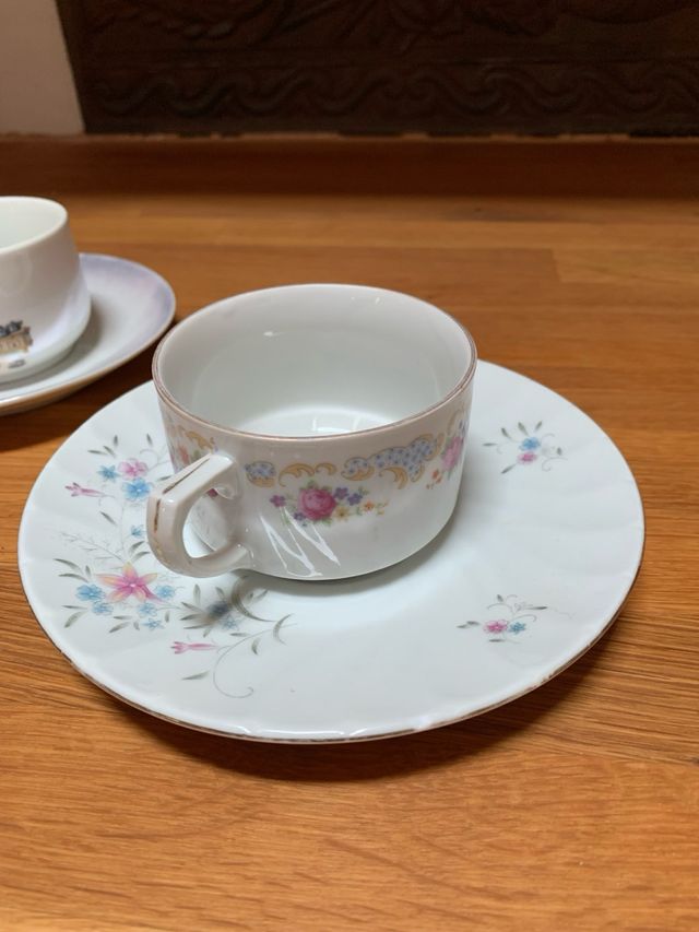 Cuatro tácitas de café