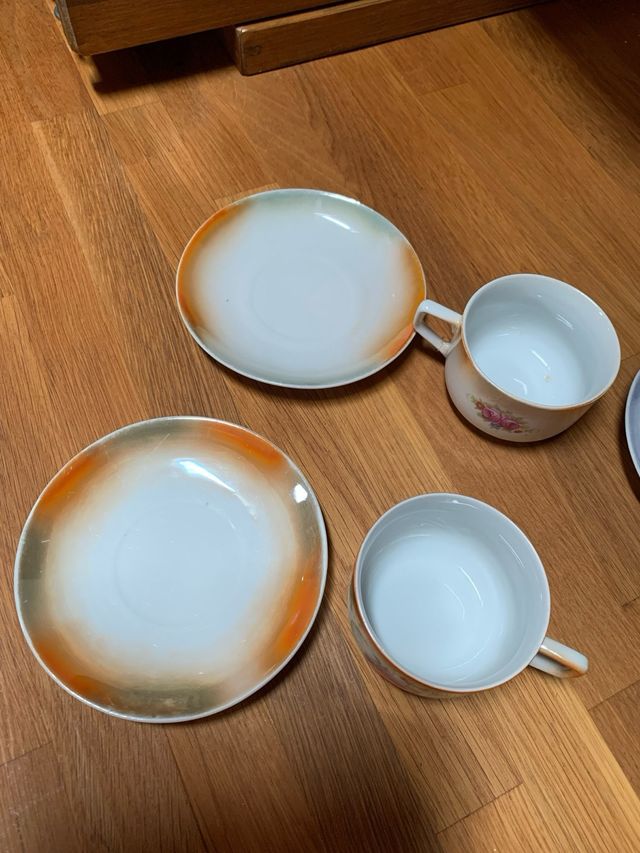 Cuatro tácitas de café