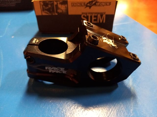 Potencia RaceFace 1.1/8" 31.8mm