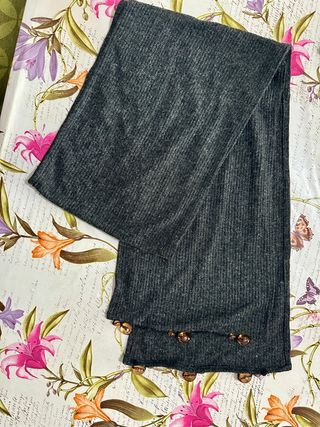 Sciarpa lanetta antracite con pietre effetto ambra