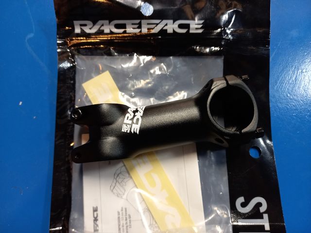 Potencia RaceFace 1.1/8" 31.8mm 90mm