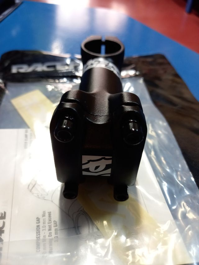 Potencia RaceFace 1.1/8" 31.8mm 90mm