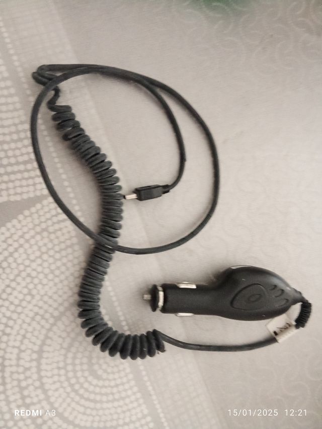 Adattatore caricabatterie per auto.