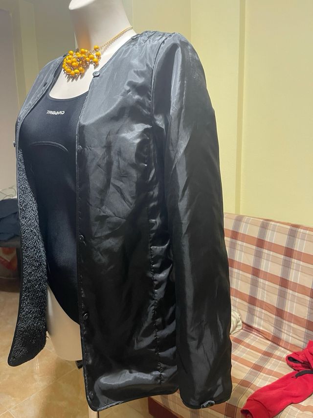 Impermeble negro talla M IKKS