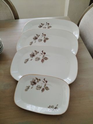 Vajilla antigua de porcelana alemana. 