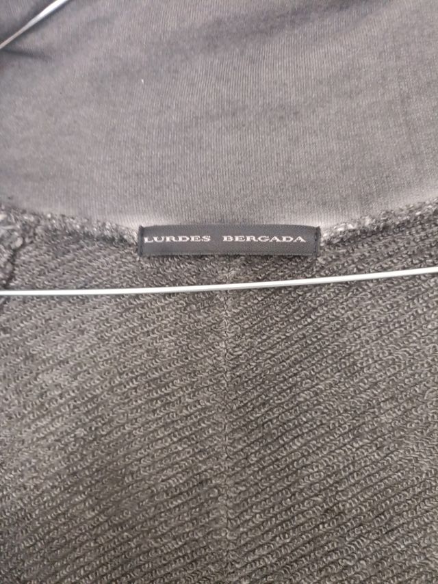 Lurdes Bergada. Abrigo mujer.