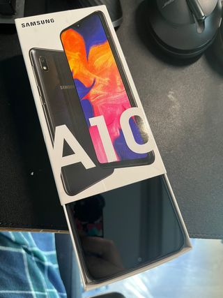 Movil Samsung Galaxy A10 + Gratis Carcasa Otter