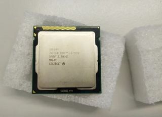 Procesador CPU Intel Core i3-2120 3.30 GHz SR05Y