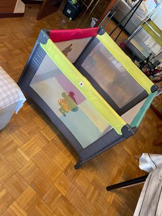 Parque infantil cuna de viaje