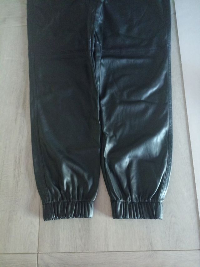 Pantalón polipiel Bershka S