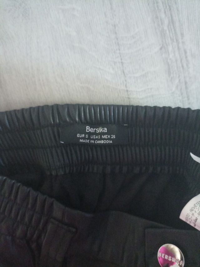 Pantalón polipiel Bershka S