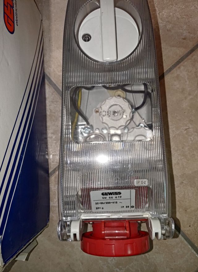 Presa interbloccata gewiss 3p + T 32A