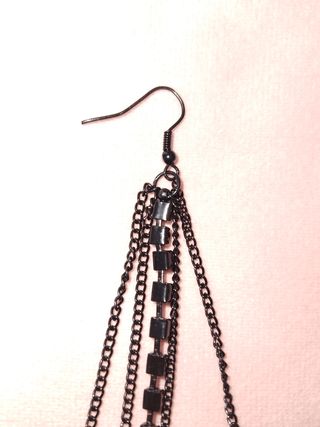 Pendientes negros colgantes