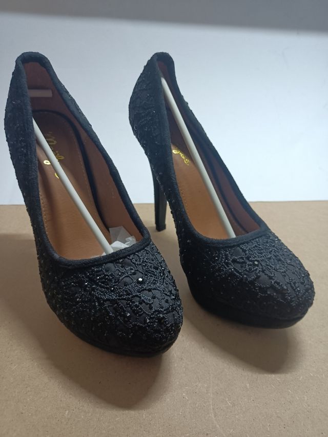 Scarpe donna tg.38 tacco nuove 