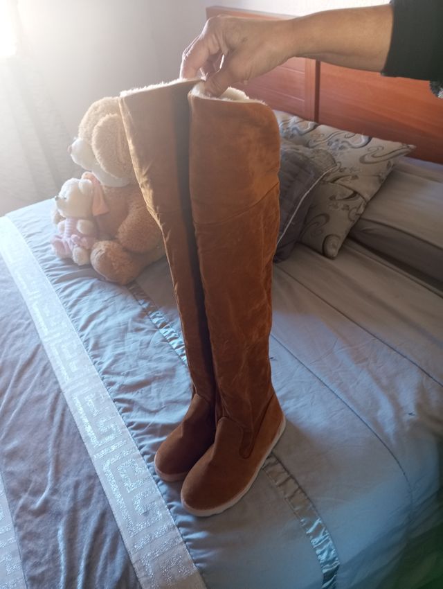 Botas altas sin estrenar