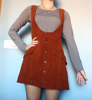 Peto vestido de pana marrón Zara