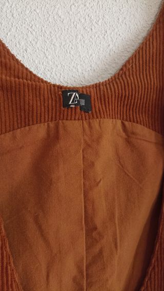 Peto vestido de pana marrón Zara