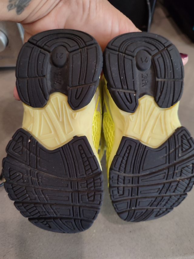 Zapatillas niño, Zara.