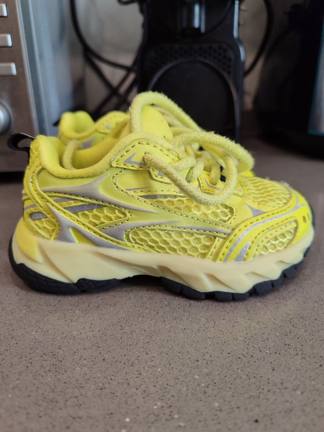 Zapatillas niño, Zara.